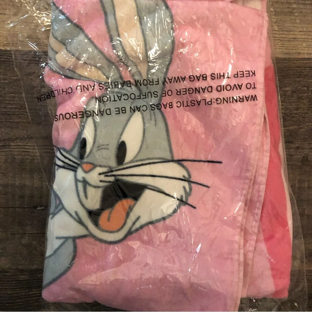 NWT Warner Bros. Bugs Bunny Beach Towel